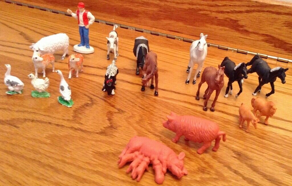 Lot Of 18 Vintage Miniature Hard Plastic Farm Animals Pig Cows Horse Sheep Ducks