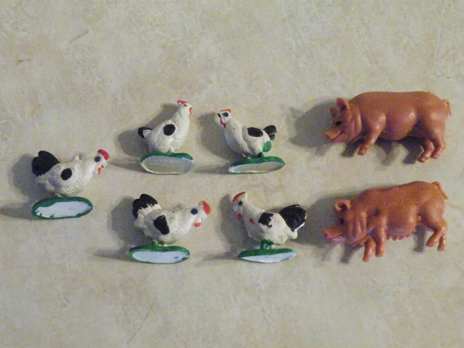 7 Vintage Miniature Farm Figures 5 Roosters & 2 Pigs Hong Kong  Free Ship